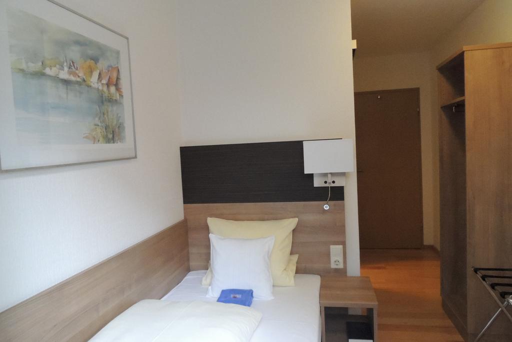Hotel-Gasthof Neue Post Leutershausen  Szoba fotó