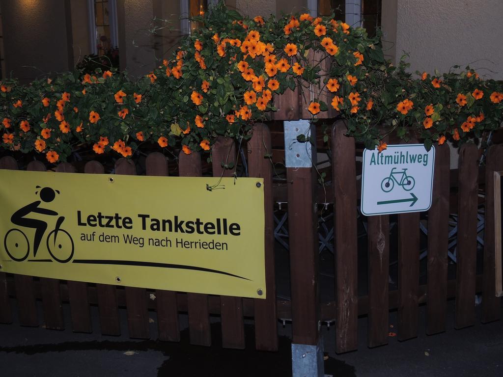 Hotel-Gasthof Neue Post Leutershausen  Kültér fotó